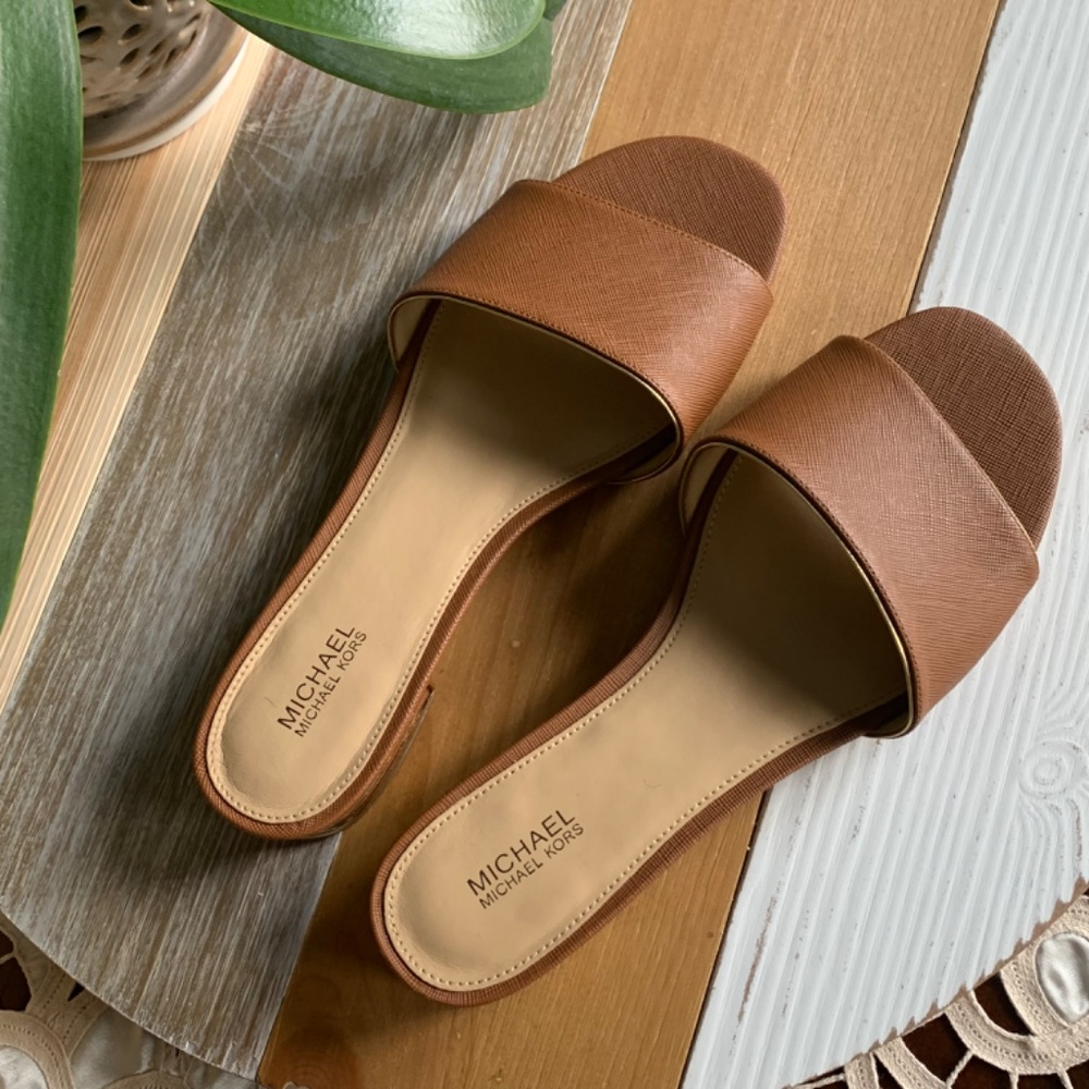 Michael Kors Joy Slide - Leather - Size US 8 - Never worn! With original box